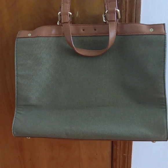 Fendi Medium Peek A Boo Tote GUC - Picture 2 of 11